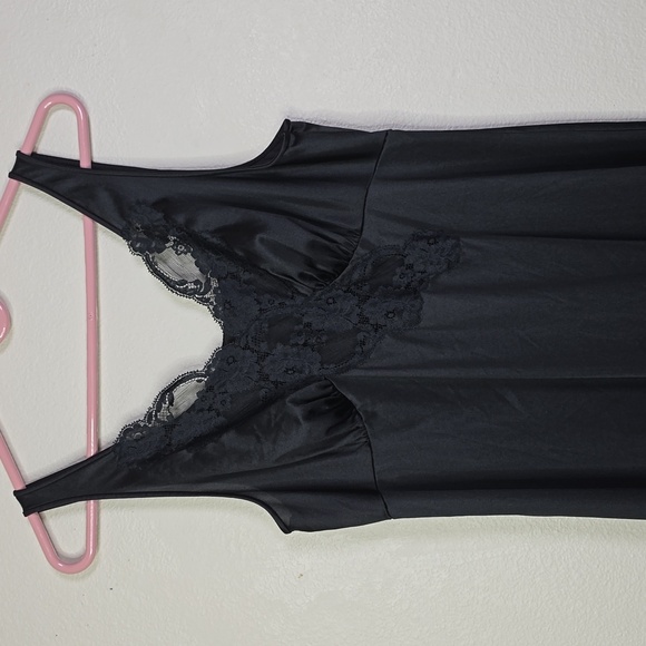 Vanity Fair Black Lace Trim Chemise with V-Neckline Size 36 - Picture 2 of 9